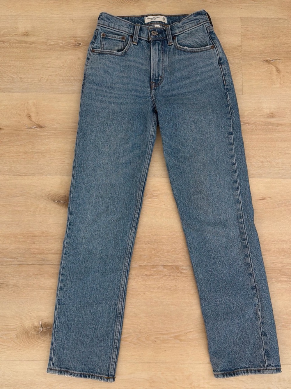 Abercrombie & Fitch Curve Love Mid Rise Straight Jeans - Blue